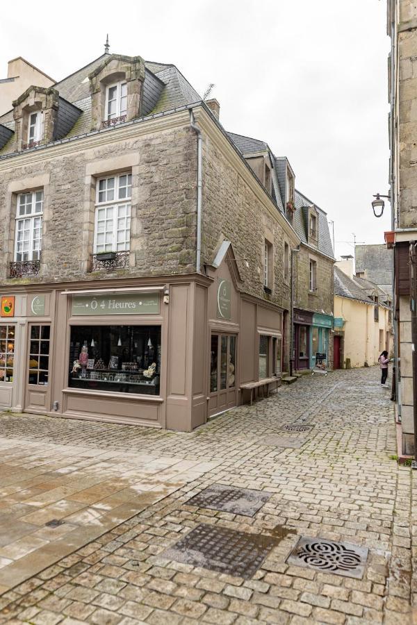Au Coeur Des Remparts De Guerande: Pour 4 * Guerande
